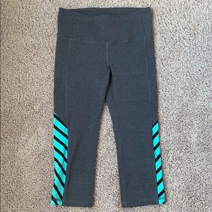ALO Yoga crop leggings EUC mint green stripe